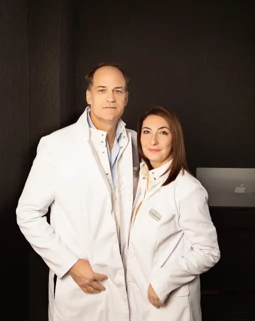Dr. med. Carsten Ernert and Argine Azatyan-Ernert, founders of Clinica Bellarte